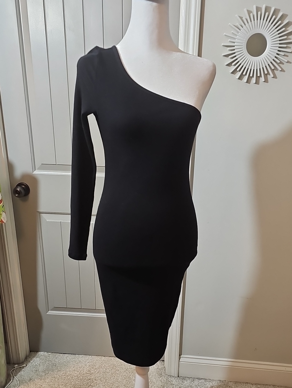 One-Shoulder Black Bodycon Dress